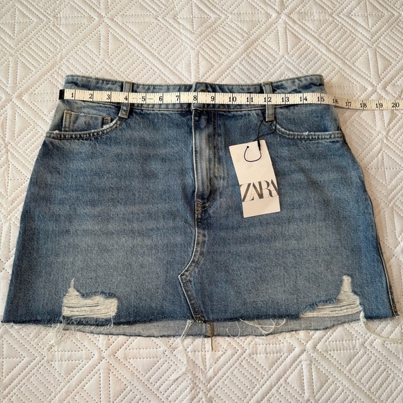 Zara Denim Mini Skirt Raw Hem Distressed Size Small - Picture 2 of 7